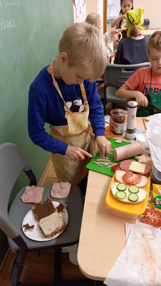 Sviestmaižu gatavošana dizaina un tehnoloģiju stundā