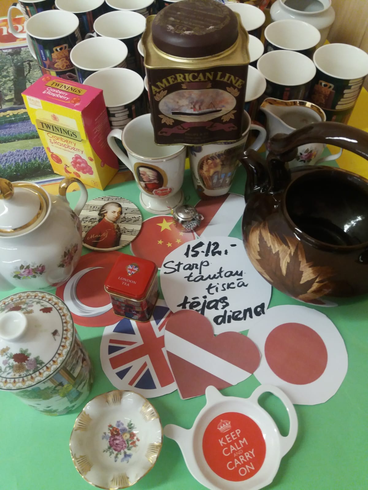 Skolēni atzīmē starptautisko tējas dienu