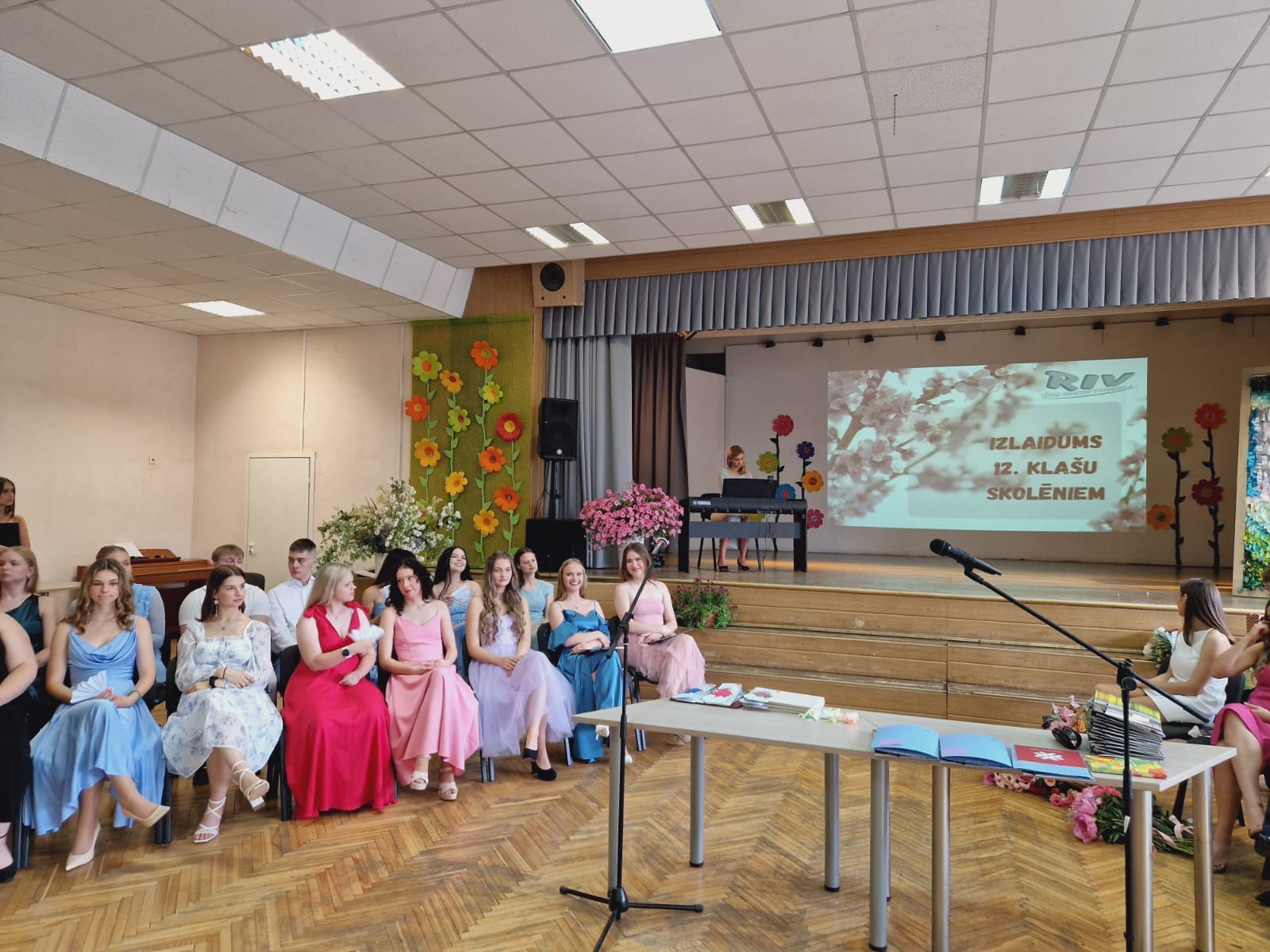 19. jūnijā Rīgas Imantas vidusskolā aizvadīts 12. klašu izlaidums