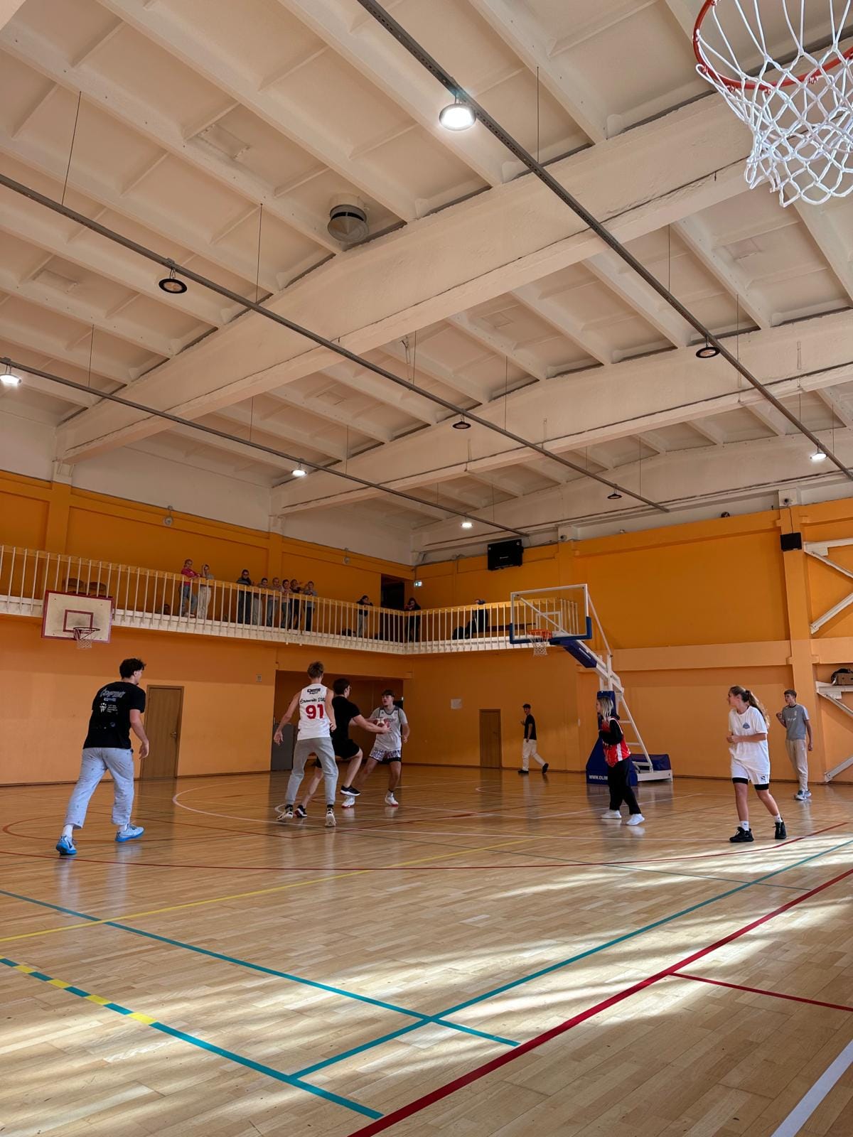 RIV Skolas kausu basketbolā izcīna apvienoto 12. klašu sastāvs