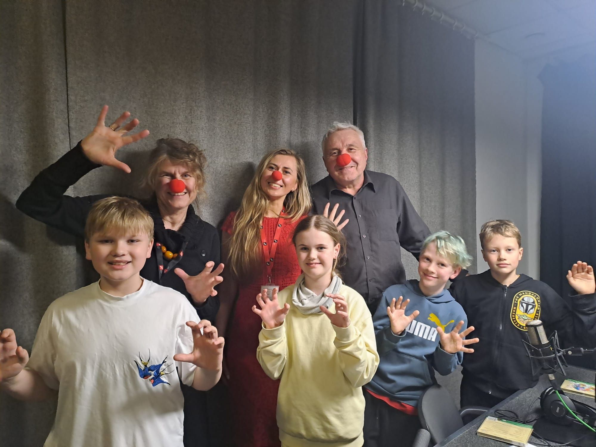 3.b klases skolēni piedalās Latvijas Radio 1 raidījuma “Greizie rati” ierakstā