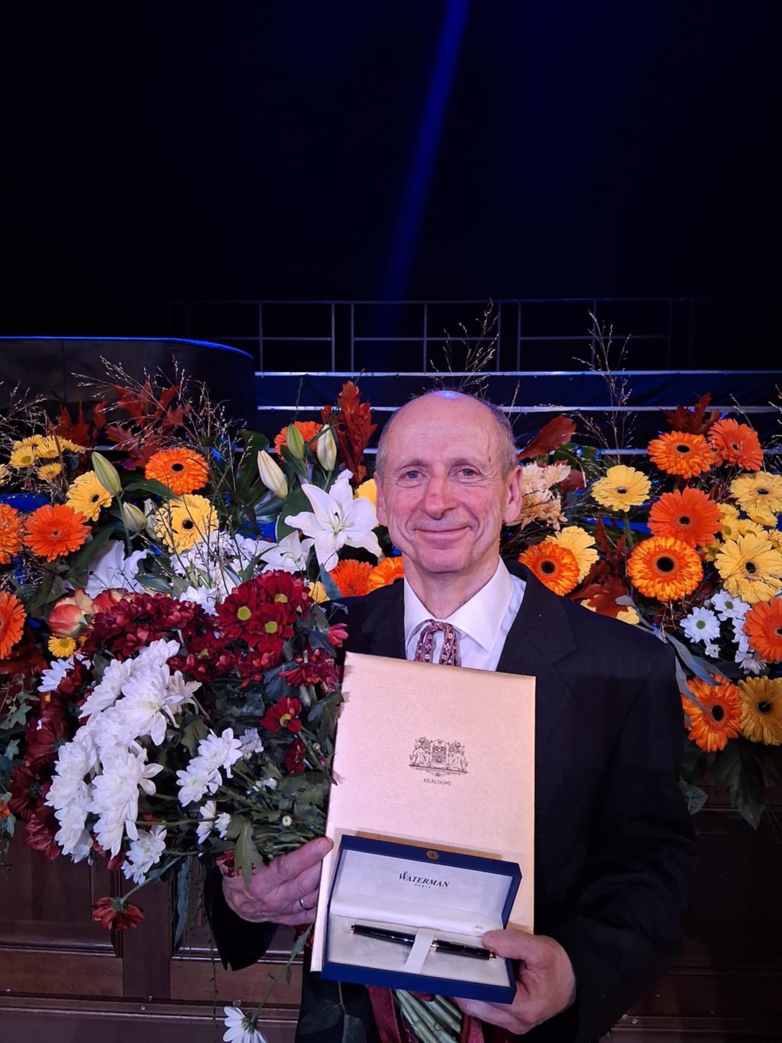 Eduards Grāvītis par mūža ieguldījumu saņem Zelta pildspalvu!