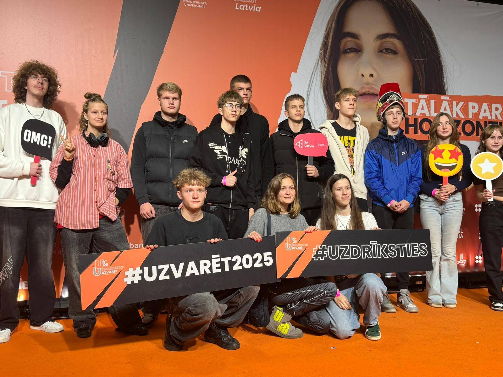 Rīgas Imantas vidusskolas skolēni Junior Achievement Latvia konferencē “Uzdrīkstēties uzvarēt 2025”!