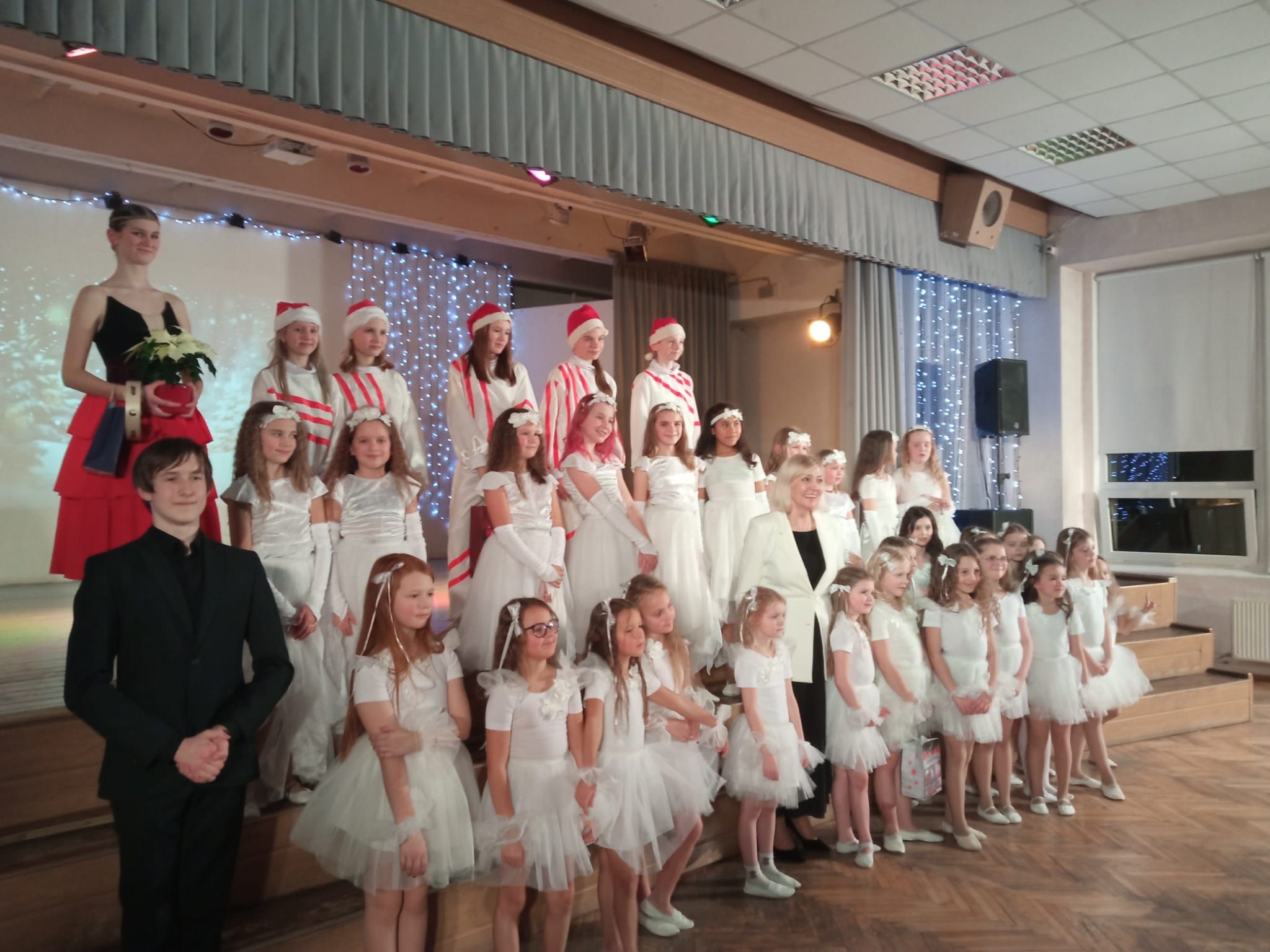 Mūsdienu deju grupa “Debija” izdejo savu Ziemassvētku koncertu